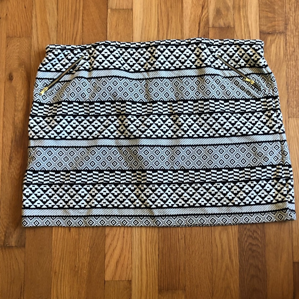 APT 9 BLACK CREAM SKIRT XL